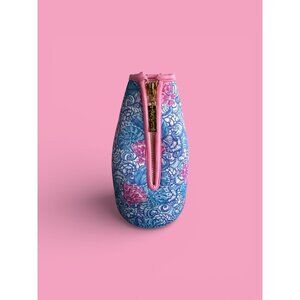 LILLY PULITZER Seashell Print Blue Haven Raising Shell Bottle Koozie NEW NWOT